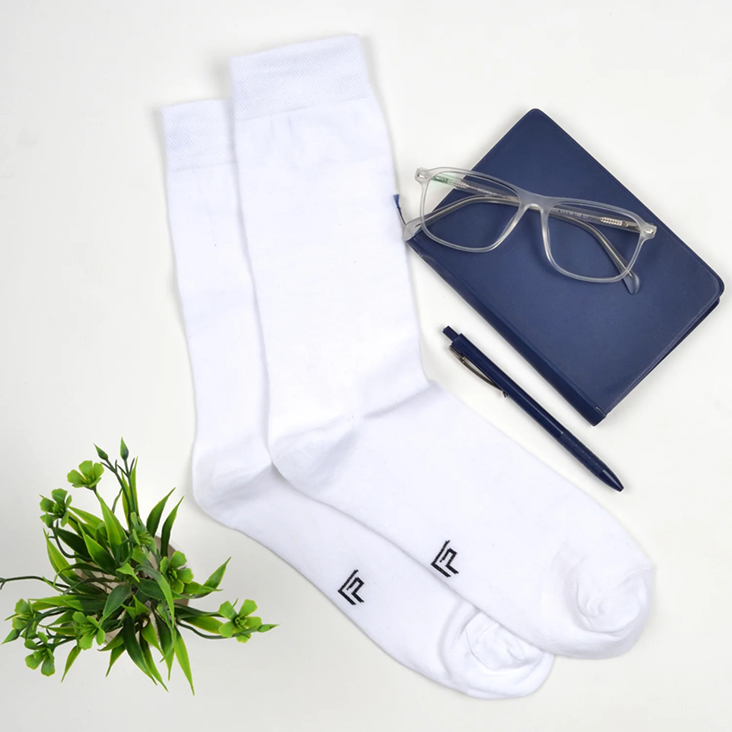 Footprints Men's Formal Organic Cotton & Bamboo Odour free Socks White Pack Of 3 - Image 3